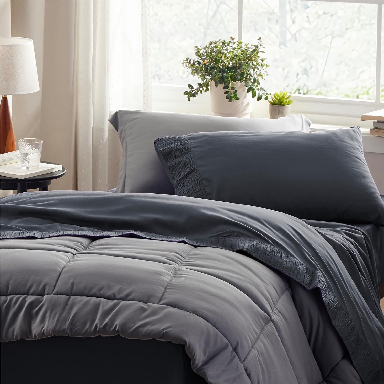 Bedsure Reversible Twin XL Comforter Set with Sheets 1