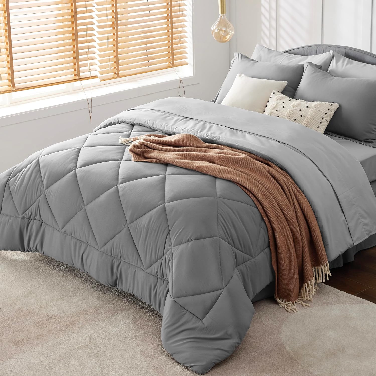 Bedsure Reversible Twin XL Comforter Set with Sheets 1