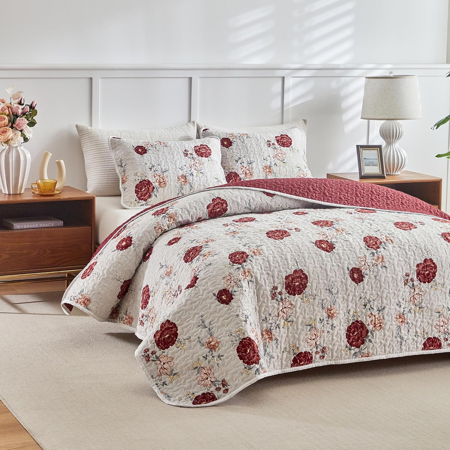 Floral Quilt Set 3 Pieces White with Red Roses