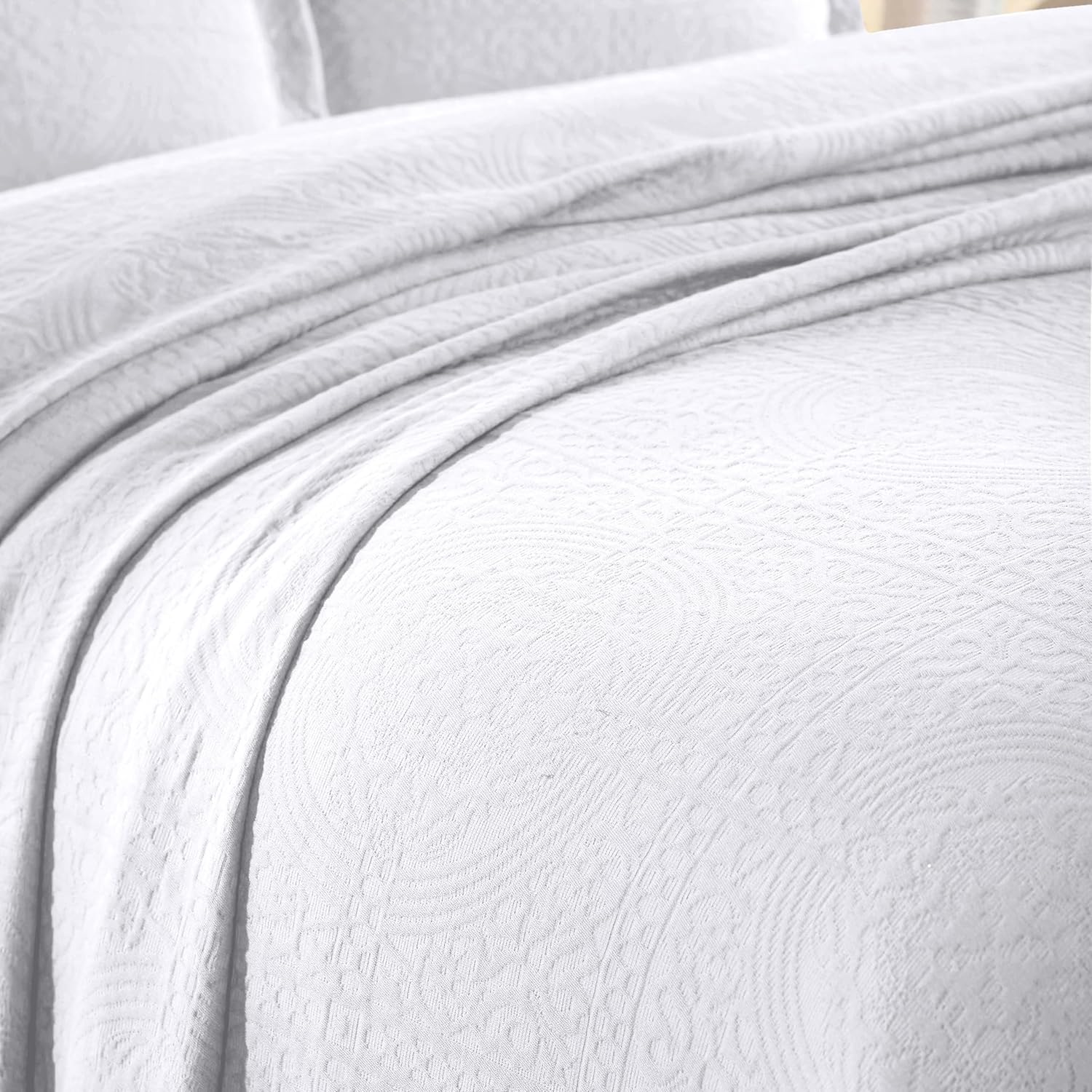 Superior Cotton Fleur De Lis Bedspread Set Full White 1
