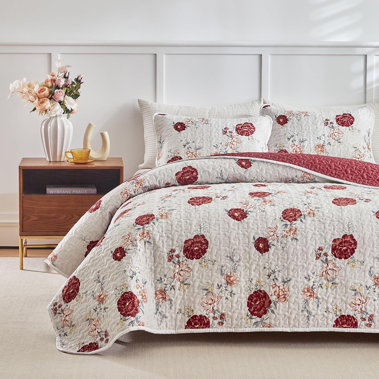Floral Quilt Set 3 Pieces White with Red Roses