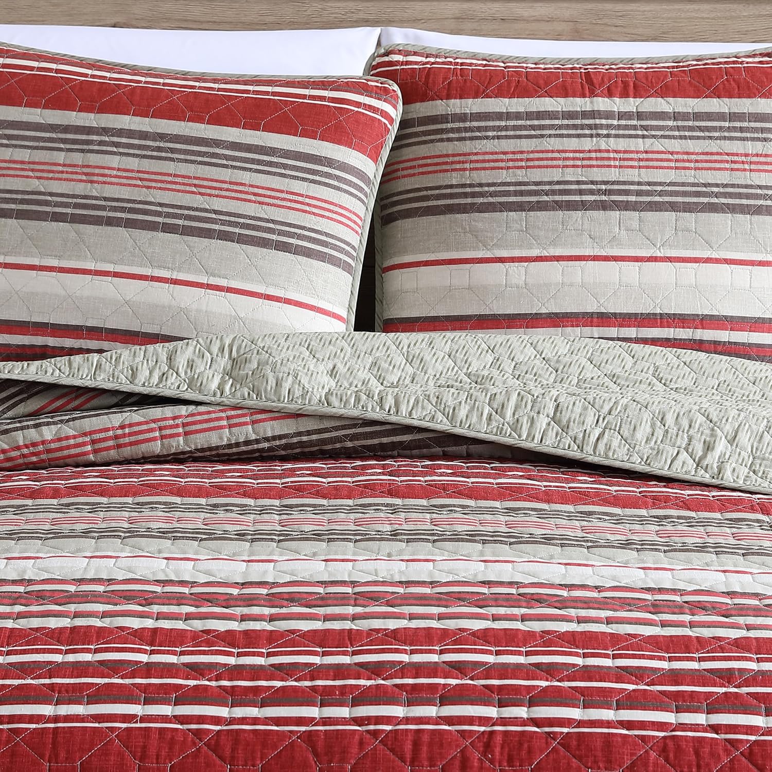 Eddie Bauer King Quilt Set - Reversible Cotton Bedding with Matching Shams