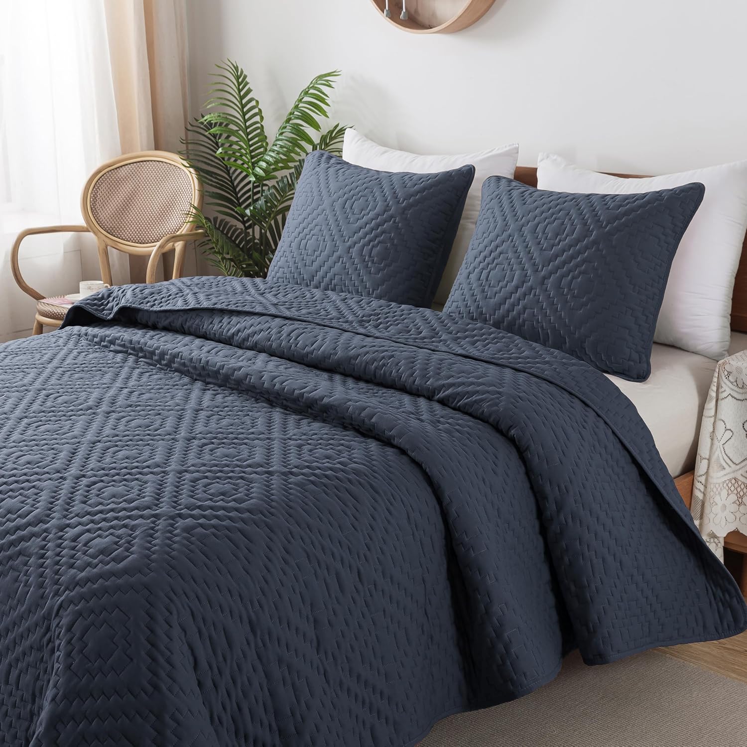 RSHARE Navy Blue Quilt Set with Pillow Sham