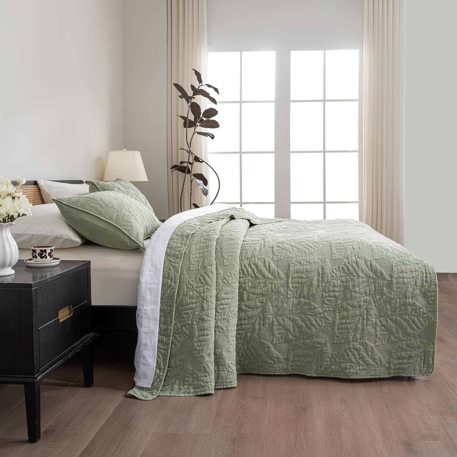 Cotton Quilt Queen Size Green Bedding Set with 2 Shams