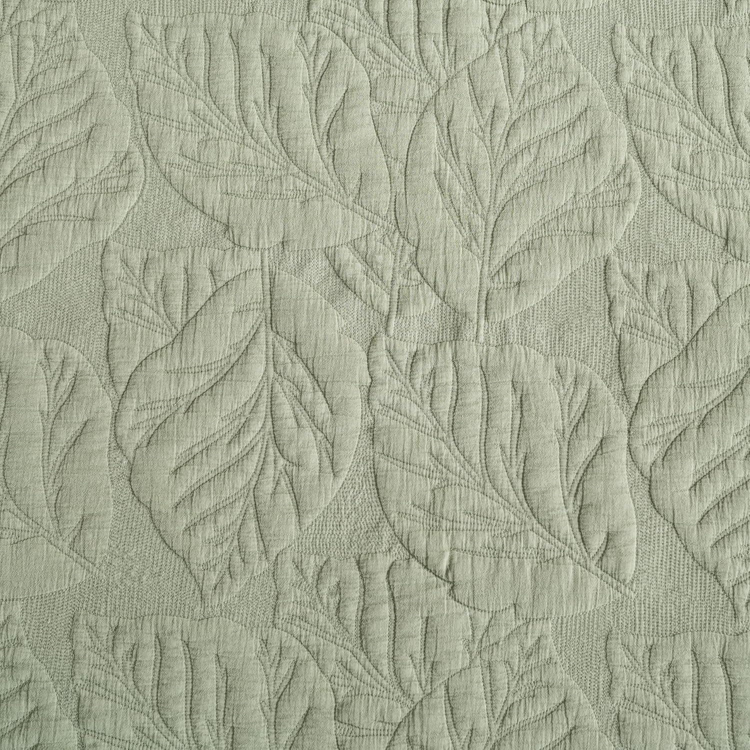 Cotton Quilt Queen Size Green Bedding Set with 2 Shams