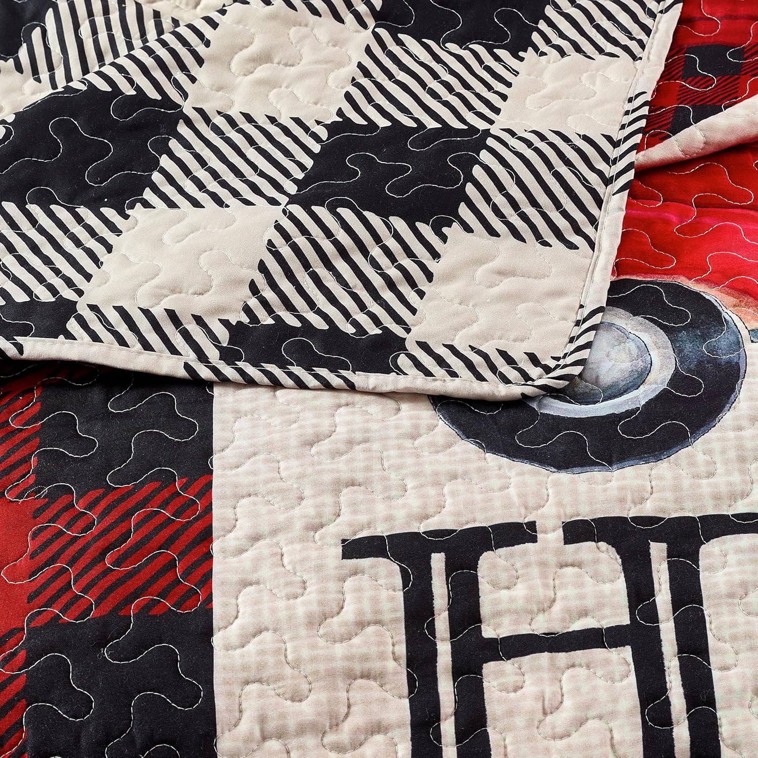 Virah Bella 3 Piece King Cabin Quilt Set - Strain Red Truck